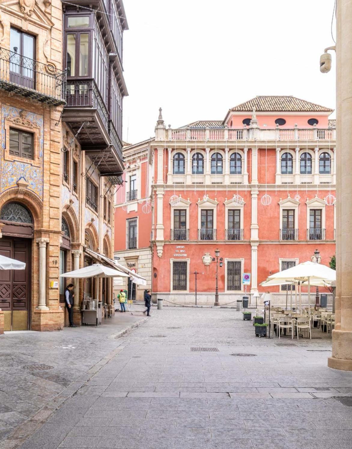 Limehome Sevilla Calle Granada Exterior photo